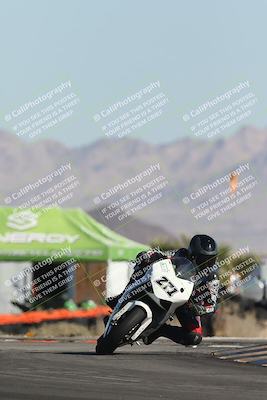 media/Oct-30-2025-Racers Edge (Thu) [[dabbdaf680]]/2-A Group/Session 2 (Turn 16)/